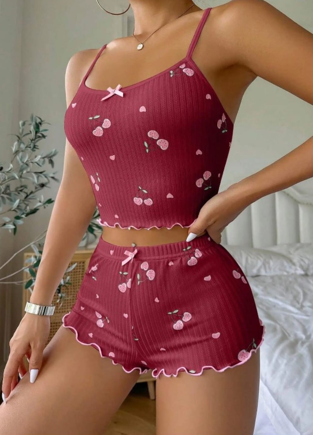 Жіноча піжама з майки-топу та шортиків Love Cherry