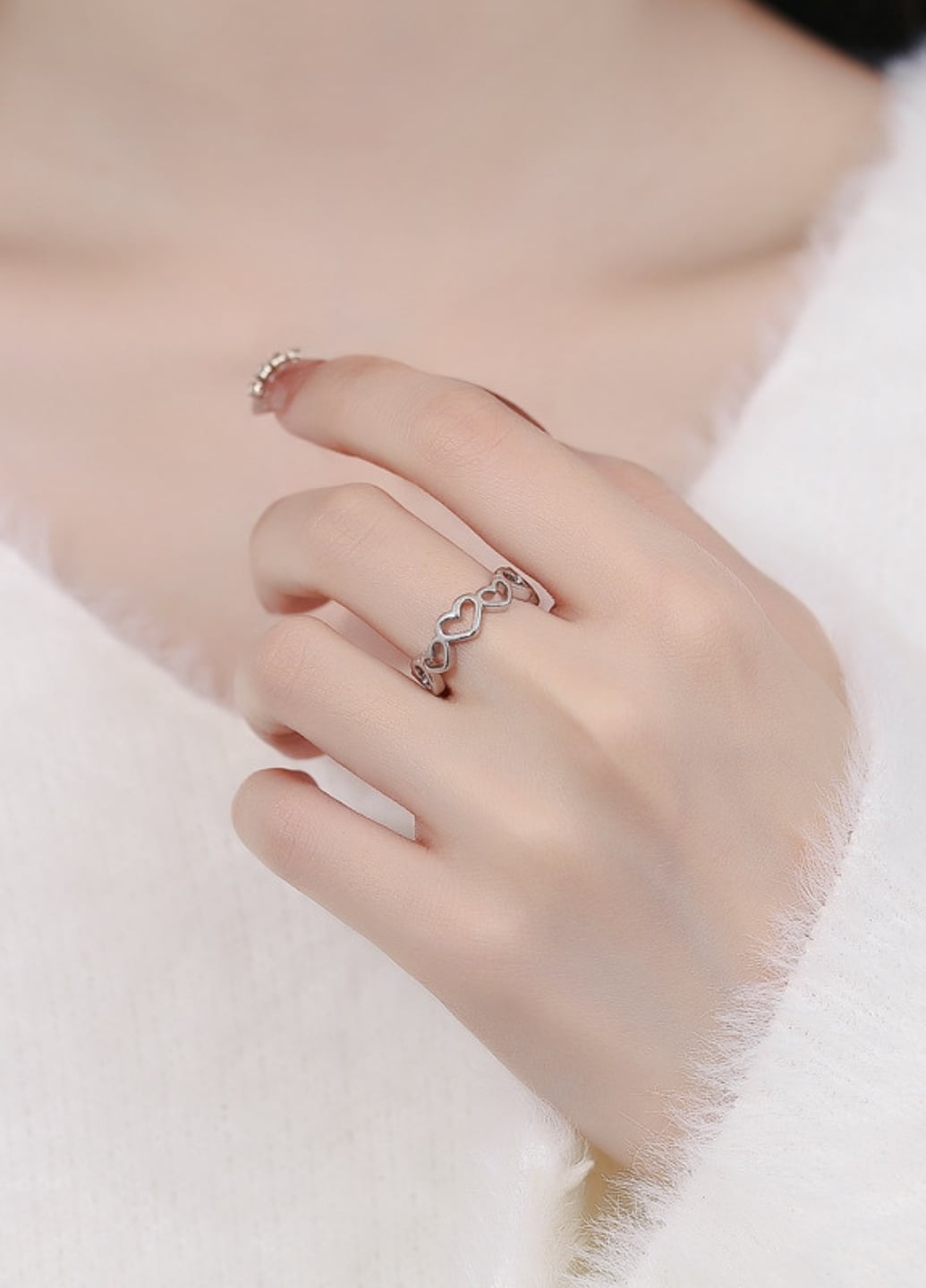 Жіноча каблучка Silver Hearts