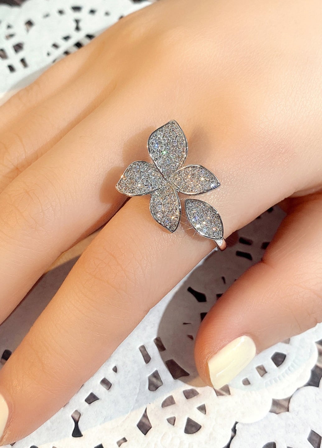Жіноча каблучка Moon Flower